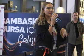 Şevval Sam yeni plağını Bursa’da tanıttı