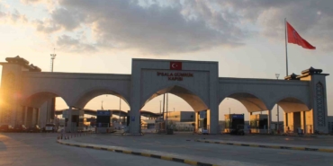 Sınırda dehşet saçmıştı: Polise satırla saldıran Yunan sürücü tutuklandı