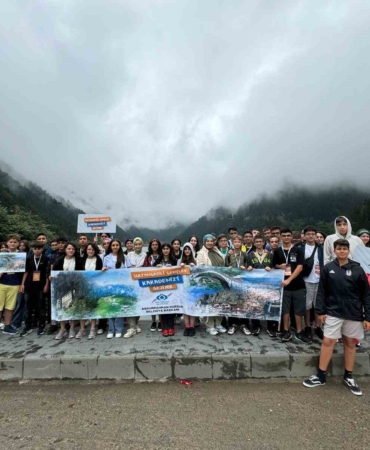 Sultangazi Belediyesi’nden başarılı öğrencilere Karadeniz turu