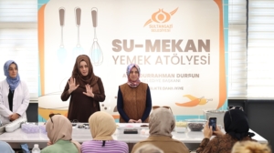 Sultangazi Belediyesi’nden işitme engellilere özel çikolata atölyesi