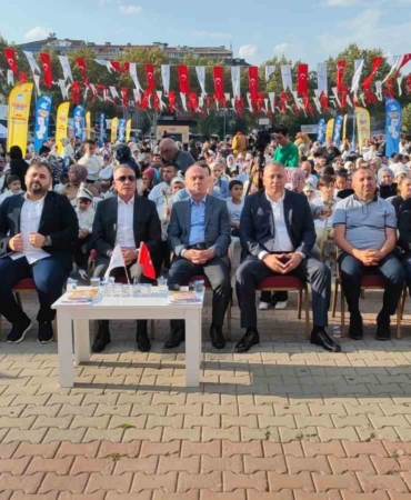 Sultangazi Belediyesi’nin düzenlediği 3. toplu sünnet şöleninde bin 200 çocuk sünnet oldu