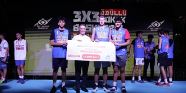 Sultangazi’de 4. Geleneksel 3x3 Sokak Basketbolu Turnuvası heyecanı doyasıya yaşandı