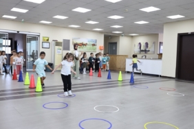 Sultangazi’de Ana Kucağı miniklerinin planetaryum ile uzay yolculuğu