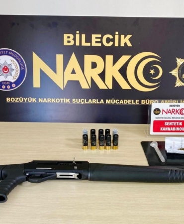 Şüpheli araçta uyuşturucu madde ve pompalı tüfek ele geçirildi