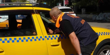 Taksim’de taksimetre açmayan taksilere ceza