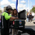 Taksim’de yaya yolunu işgal eden motosiklet sürücülerine ceza yağdı