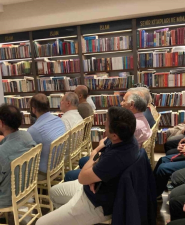 Taksim’de yazar Mehmet Doğan’ın ’Kültür mücadelesi’ konuşuldu