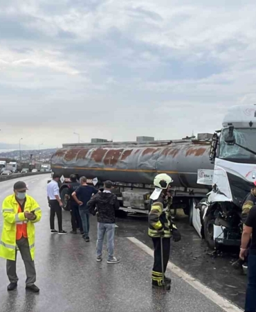 TEM’de zincirleme kaza, LPG yüklü tanker ağaçlık alana uçtu