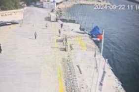 Tırın denize düştüğü anlar kamerada