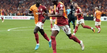 Trendyol Süper Lig: Galatasaray: 2 - Çaykur Rizespor:0 (İlk yarı)