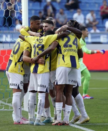 Trendyol Süper Lig: Kasımpaşa: 0 - Fenerbahçe: 2 (İlk yarı)