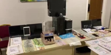 Turizm acentesi altında yabancı uyruklu şahıslara oturma izni çıkartan şüphelilere operasyon: 3 tutuklu