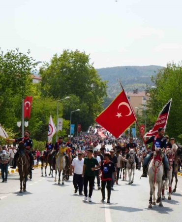 Türkiye’nin dört bir yanından gelen Yörükler Söğüt’te buluştu