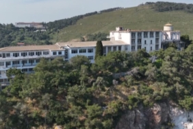 Türkiye’nin ilk pandemi hastanesi harabeye döndü