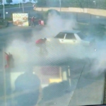 Tuzla’da otomobilde patlama anı kamerada