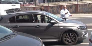 Ümraniye’de çıkan yangında sürücüler tartıştı