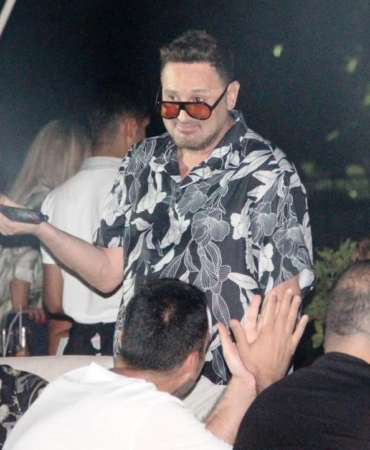 Ünlü şarkıcı Metin Arolat hayatını kaybetti