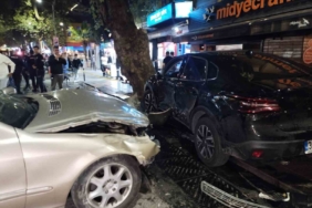 Üsküdar’da kontrolden çıkan araç park halindeki otomobile çarptı: 1’i ağır 4 yaralı
