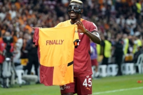 Victor Osimhen ilk gollerini attı