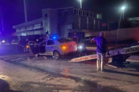 Virajı alamayan otomobil karşı şeride geçti: 5 yaralı