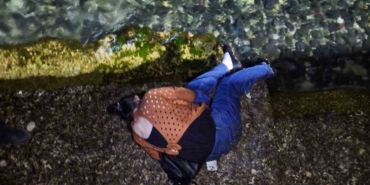 Yalova’da alkollü kadın deniz kenarına düşerek baygınlık geçirdi