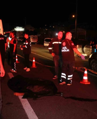 Yalova’da feci kaza: Minibüsün çarptığı 2 kişi hayatını kaybetti