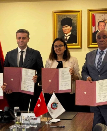 Yalova’da hayırsever işi insanından eğitime 51 milyon lira destek