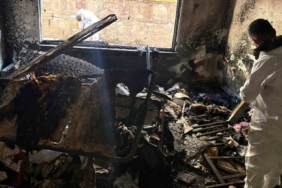 Yangında hasar görev ev temizlendi