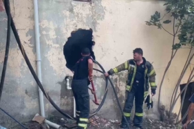 Yangında mahsur kalan 4 kişi itfaiye ekipleri tarafından kurtarıldı