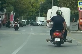 Yataklı motosiklet turu kamerada