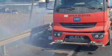 Yol kenarına atılan sigara izmariti yangın çıkardı