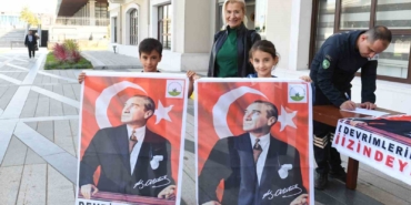 10 bin Ata posteri dağıtılmaya başlandı