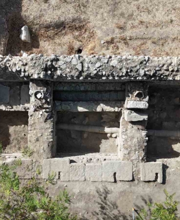 2 bin 400 yıllık Alexandria Troas Antik Kenti’nde 2 bin yıllık temiz su iletim hattı bulundu