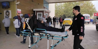 2 otomobil çarpıştı: 2 yaralı