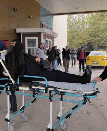 2 otomobil çarpıştı: 2 yaralı
