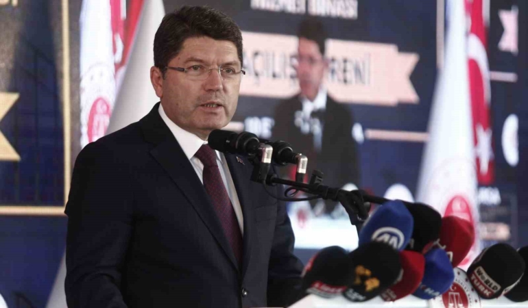Adalet Bakanı Tunç: "Yargı personelimizi töhmet altında bırakan davranışlara müsaade etmeyiz"