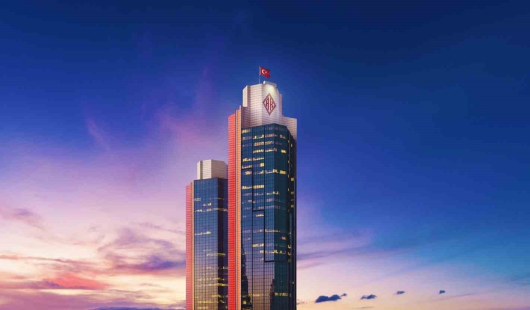 Akbank, seküritizasyon programının kredi notunun BBB’ye yükseldiğini açıkladı