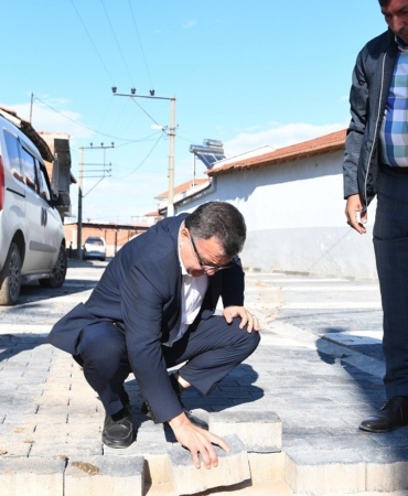 Altıeylül’de parke taşsız sokak kalmayacak