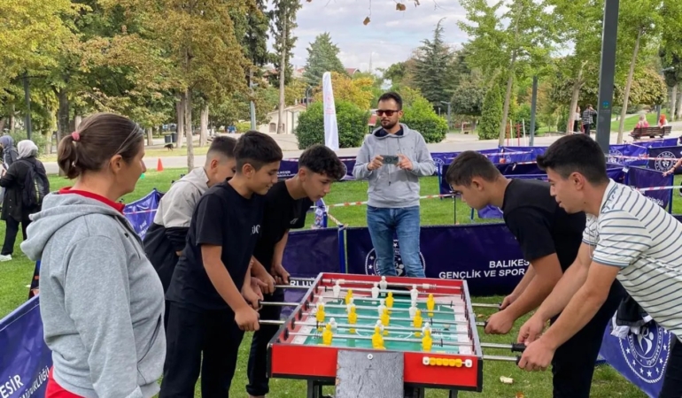 Altıeylül’de Sağlıklı Yaşam Yürüyüşü ve Sportif Etkinlikler Gerçekleşti