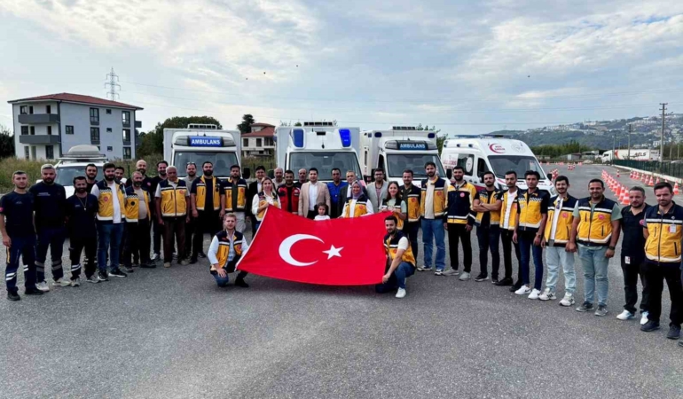 Ambulans şoförlerine güvenli sürüş eğitimi