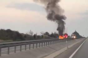 Arıza yapan araç alev alev yandı