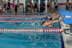 Arnavutköy’de 29 Ekim Cumhuriyet Kupası Yüzme Yarışması heyecanı yaşandı