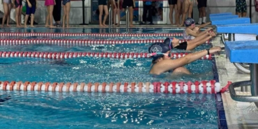 Arnavutköy’de 29 Ekim Cumhuriyet Kupası Yüzme Yarışması heyecanı yaşandı