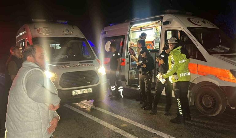 Arnavutköy’de 3 aracın karıştığı kazada 9 kişi yaralandı