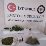 Arnavutköy’de şüpheli araçtan ve evden uyuşturucu çıktı: 3 gözaltı