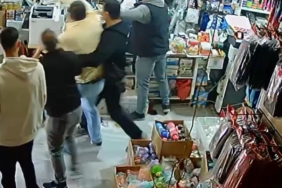 Avcılar’da ‘maytap’ kavgası kamerada