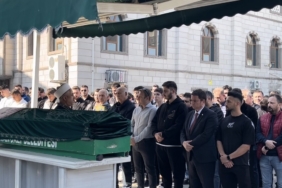 Ayrılma aşamasındaki eşi tarafından öldürülen diş doktoru toprağa verildi