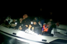 Ayvalık açıklarında 18 düzensiz göçmen kurtarıldı