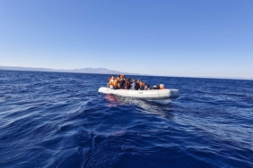 Ayvalık açıklarında 28 düzensiz göçmen yakalandı