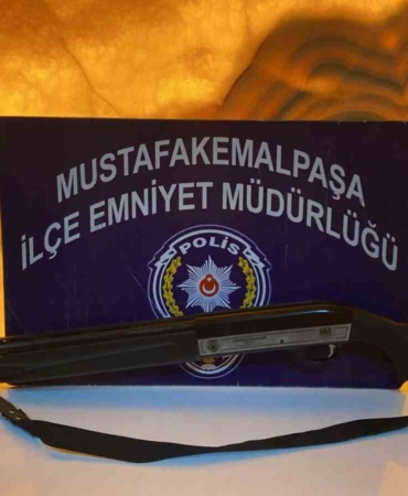 Babasının av tüfeğiyle ateş açıp sosyal medyada paylaştı, kısa sürede yakalandı